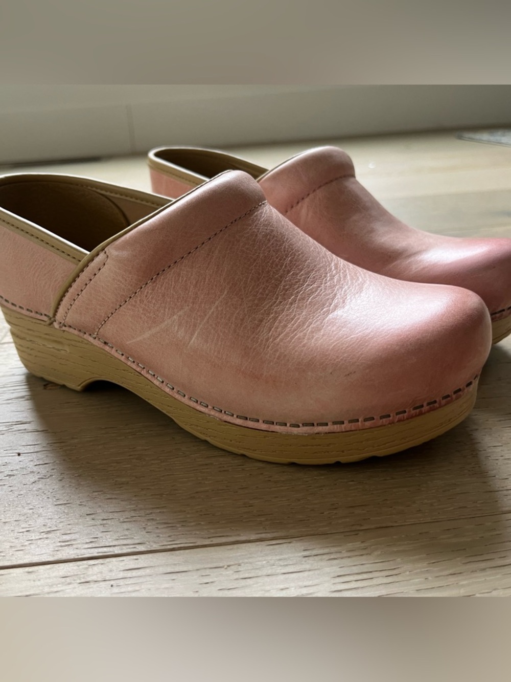 Dansko Pink Milled Burnished Slip On Leather Clog Sz 38 / 7.5 - Picture 8 of 9